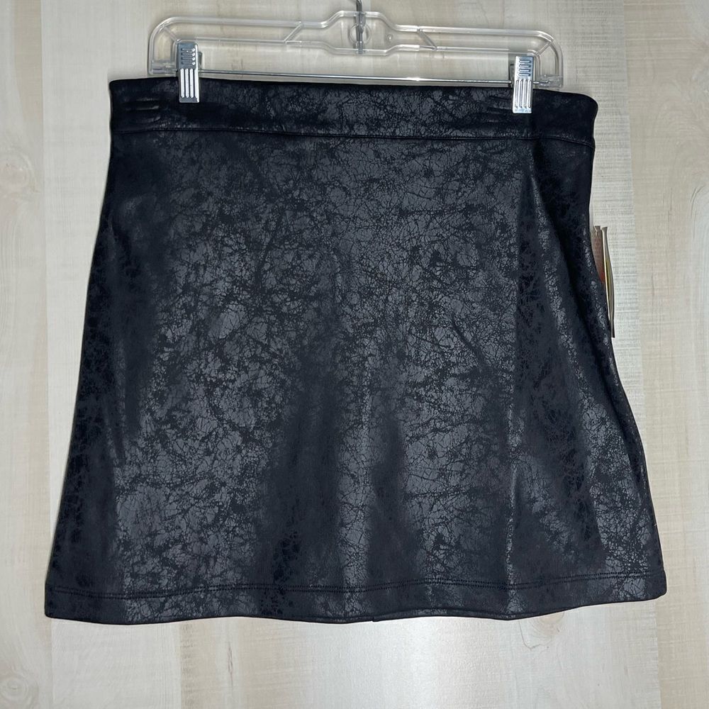 GB Gianni‎ Bini new with tags black mini skirt, size large